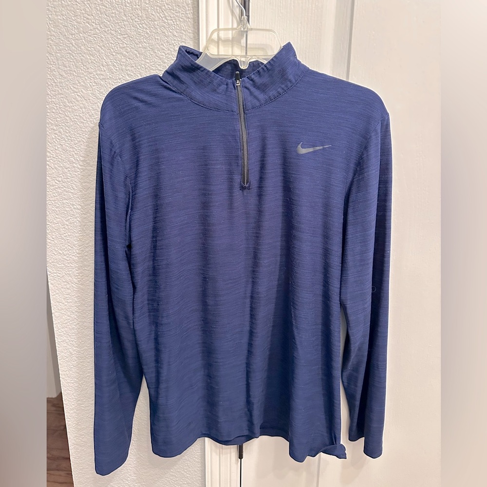 Men’s Nike quarter zip pullover. Medium. Barely worn. Athletic fit.